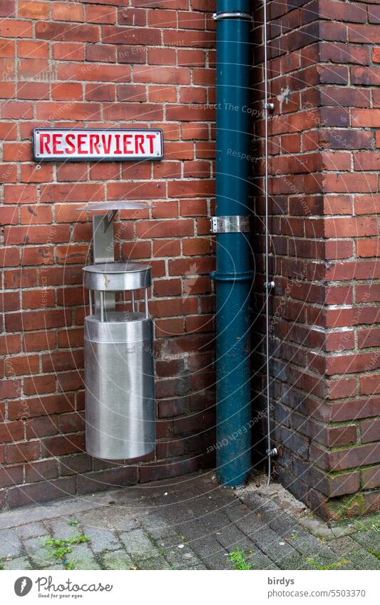 Reserved ... for smokers ? smoking corner Ashtray sign Clue Corner Brick wall Smoking smoking area Signs and labeling Signage