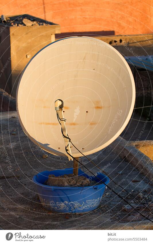 § borderline l satellite dish attachment Satellite dish bowl Fastening Antenna House (Residential Structure) Roof Building Town Television Morocco Essaouira