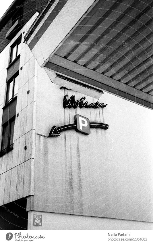 UT: Bock auf Bochum - Where to live? Analog Analogue photo B/W Black & white photo Architecture House (Residential Structure) Facade writing dwell