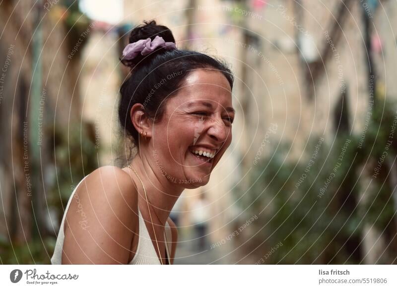 LAUGHING WOMAN - HAPPY - CAREFREE Woman 25 to 30 years Brunette Chignon Laughter Joy fortunate muck about Adults Colour photo Happy youthful Contentment