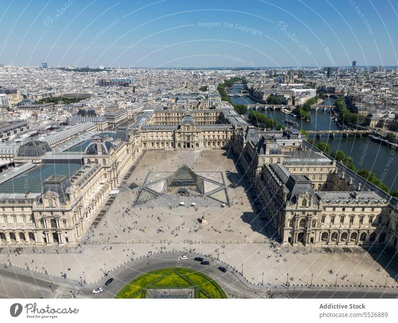 Scenic view of old museum in city in summer louvre cityscape culture tourism landmark sightseeing art travel architecture attract destination building historic
