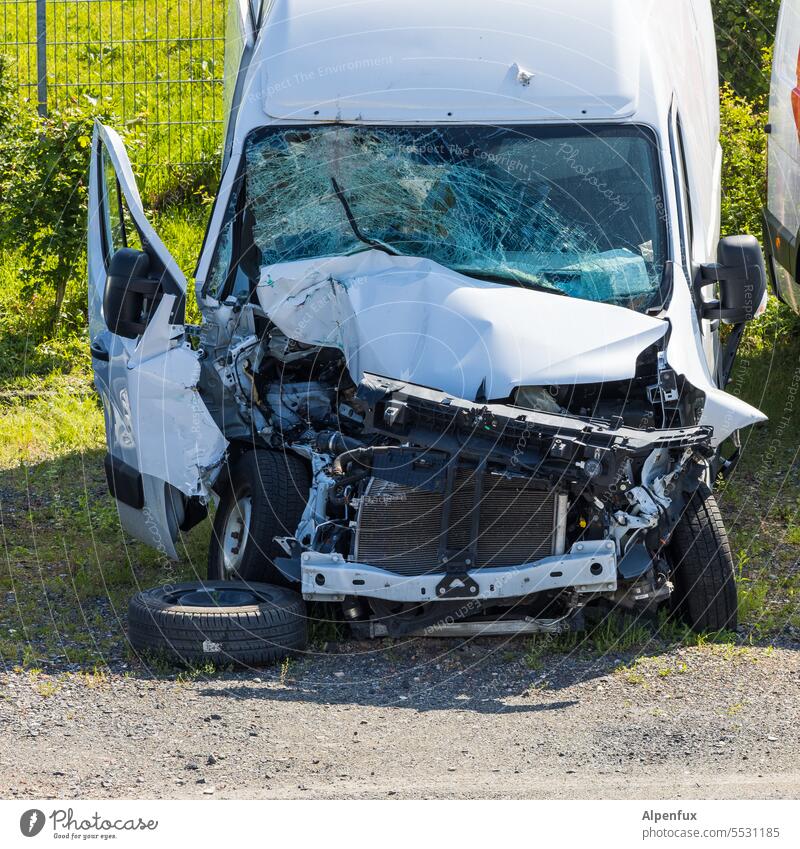Crease tuning Accident car Total loss Frontal damage Bodywork damage Traffic accident Scrap metal Broken Vehicle Insurance Transporter Damage Destruction