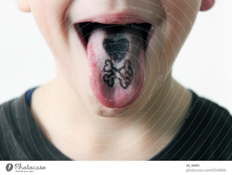 Tongue tattoo Tattoo Love Brash stick out one's tongue Stick out Funny Grimace Face Happiness Joie de vivre (Vitality) show tongue Infancy Child Human being