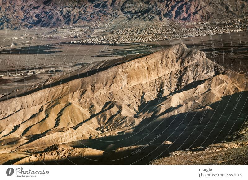 Israel, Jordanian border Eilat Akaba Exterior shot Mountain Desert Deserted Town Landscape Slope Rock Far East War Sand Plain Border area Mountain range Nature