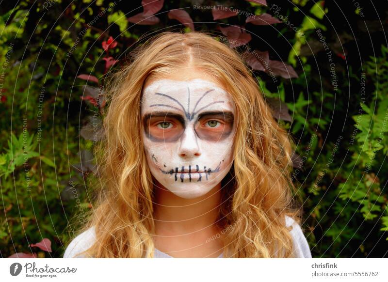Girl creepy make up Make-up Wearing makeup Hallowe'en Helloween Fear Death dead Pallid pale horrendous portrait Human being Face Carnival Creepy Mask Eyes