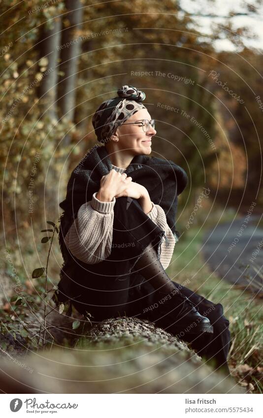 ENJOY - NATURE - BREAK Woman 25 to 30 years Hip & trendy pretty eyes closed Forest Autumn Autumnal Sit To enjoy Break breathe deeply enjoy nature time-out