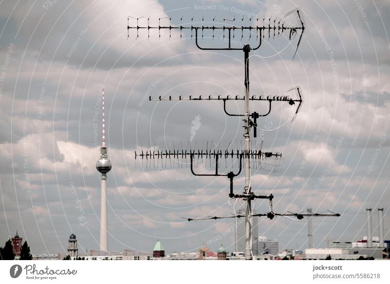Antenne Berlin on air Berlin TV Tower Antenna Capital city Sky Clouds Neukölln Domestic antenna Authentic Ready to receive Panorama (View) Analog receiver