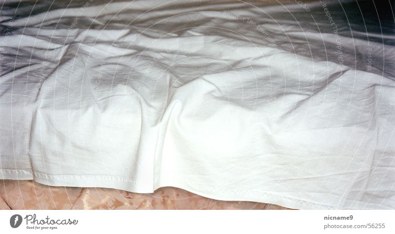 edge of the bed Folds Brocade Cloth Bed Sleep Night Bedroom Sheet Wrinkles Rag Air mattress Fatigue