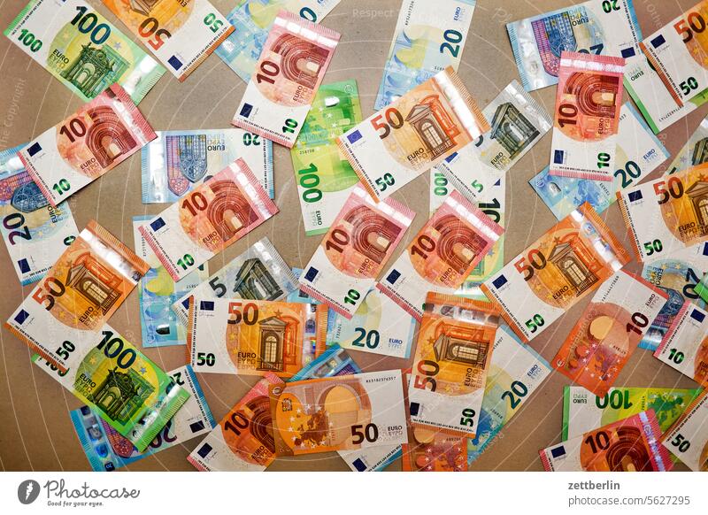 Banknotes, euro, cash billing Bench Bar Loose change Cash payment bribe Bribe Amount Paying Euro finance Money amount of money Bank note Consumption corruption