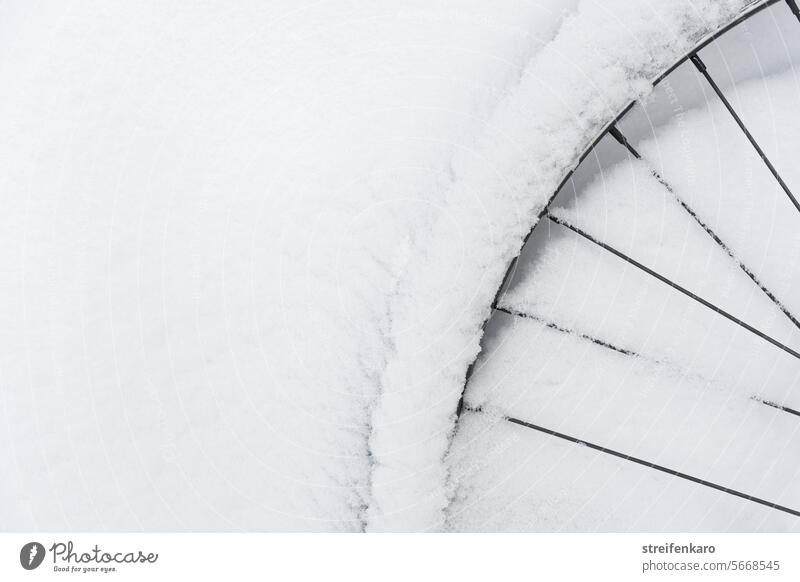 Cold start Bicycle front tyre Winter Snow Exterior shot Colour photo Frost White Deserted Ice Day Spokes snowed in standstill stand still Frozen Close-up