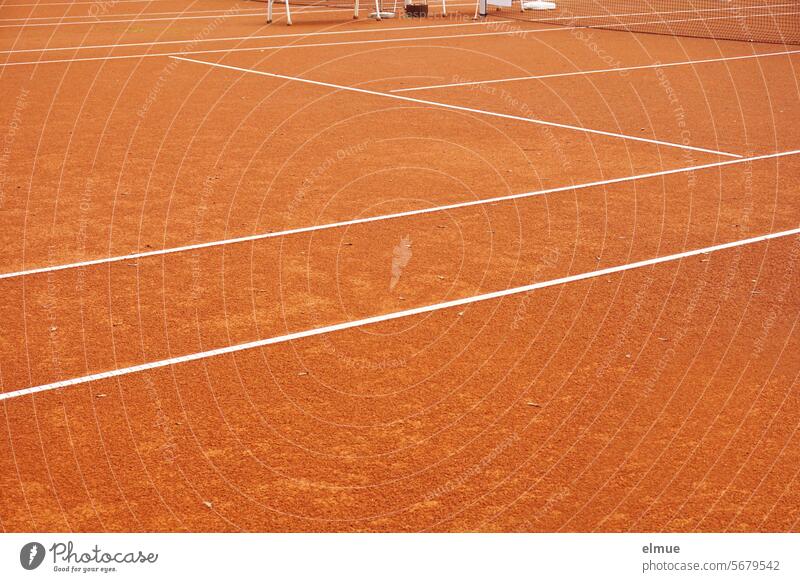 View of an empty tennis court Tennis court Playing field Play tennis Sand place Sports Sporting Complex do sports Blog Brick dust covering Tennissand