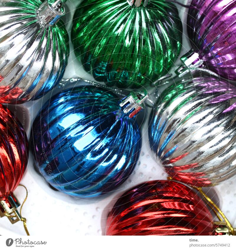 false alarm | daffodils christmas balls baubles decoration Christmas Mass production Green Blue Red White shine suspension device On it Bird's-eye view Eyelet