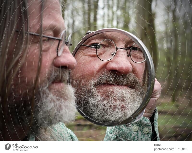 AngleViewAngle Man Facial hair Beard Eyeglasses Gray-haired Long-haired look Profile Tree Spring naturally Forest Hand mirror double portrait over ribbons