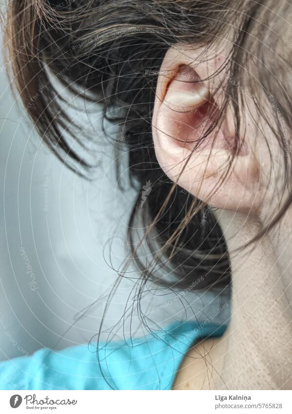 Ear Outer ear Skin Ear lobe Day Human being Hair and hairstyles Close-up Colour photo Detail