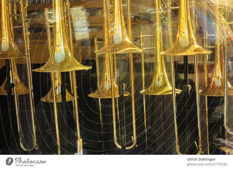 several trombones Trombones splendour Music Musical instrument Instrument trading