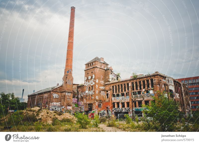 Ice factory V Berlin Town Capital city House (Residential Structure) Factory Ruin Manmade structures Building Architecture Chaos Graffiti City life Old Derelict