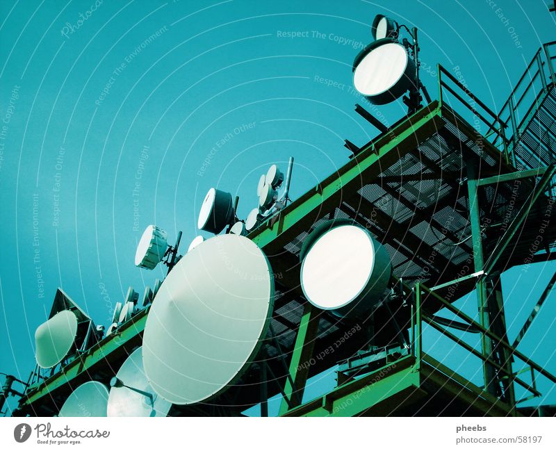 s c h a l l l Broacaster Green Gray White Gaisberg Tower Sky Blue satelite Scaffold