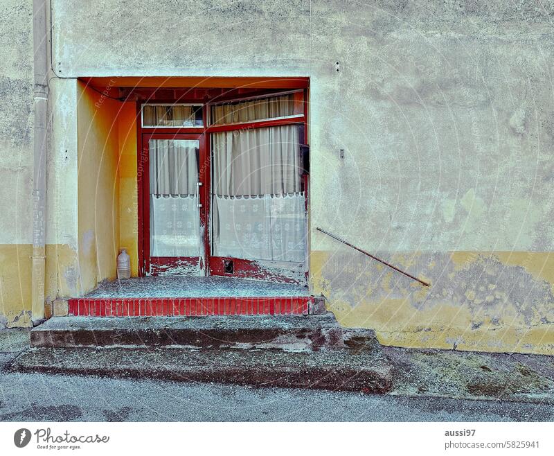 Sweets , 10 Pfennig Deserted Wall (building) Exterior shot Facade Spain Clearway Wall (barrier) Building Derelict Old Colour photo Corrosion Empty Business