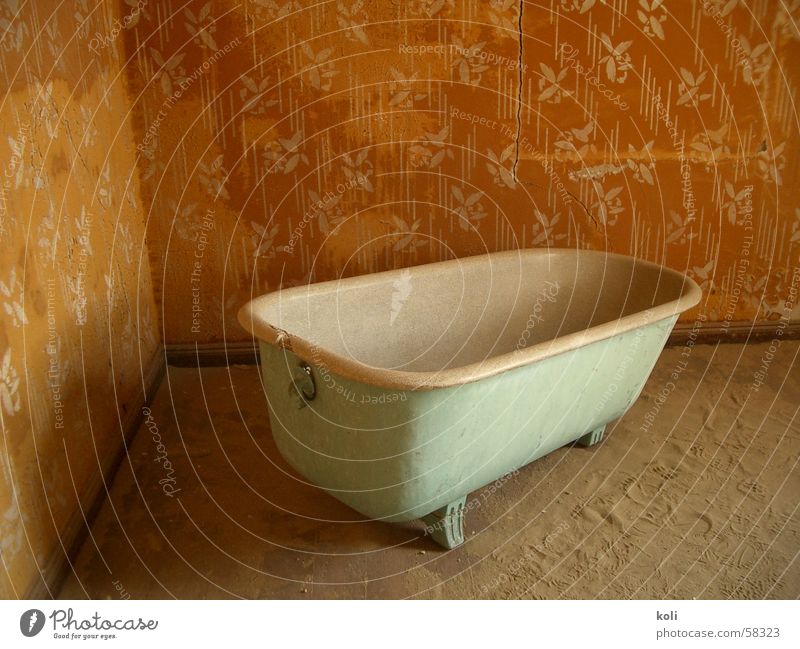 Bathtub in Ghost Town Ghost town Broken Sand Loneliness Old Destruction