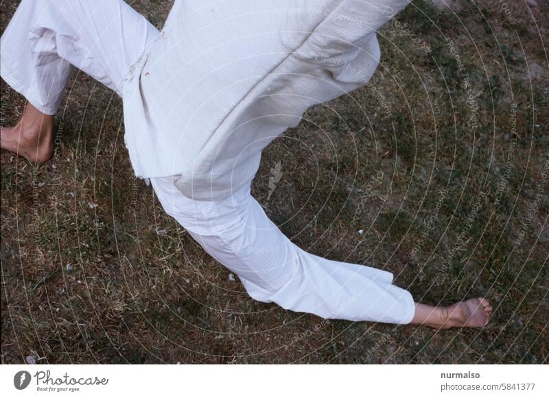 Bent over yoga Sports Movement Healthy Master Cramp art Lawn Feet