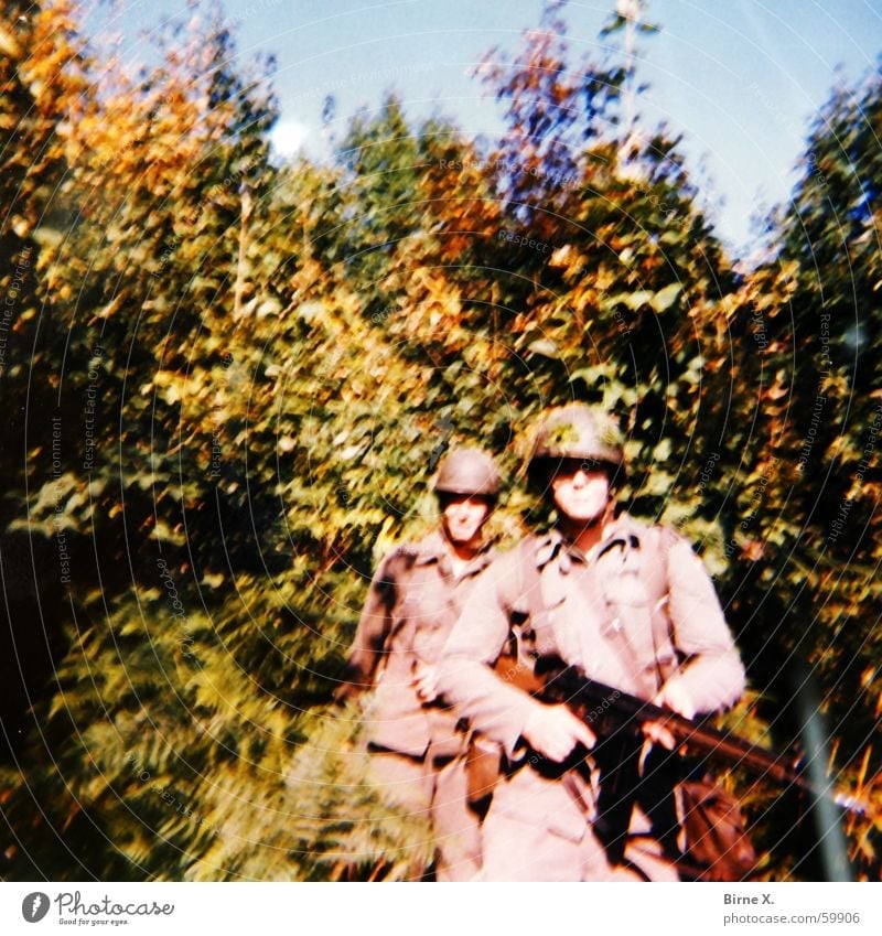 Laurel & Hardy in Vietnam Soldier War Fighter Weapon Helmet Uniform Combat dress Forest Maneuver Federal armed forces Practice g3