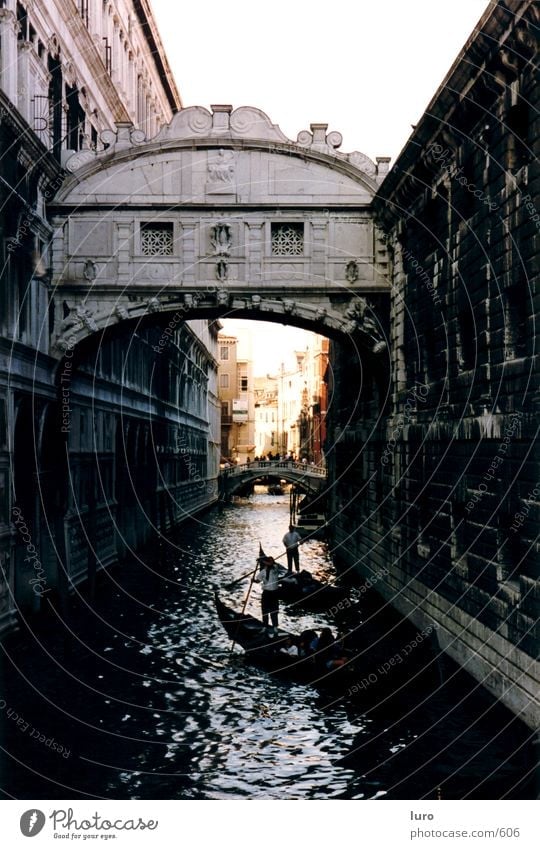 Bridge of Sighs Venice Italy Gondola (Boat) Gondolier Gracht Historic Old Old town Historic Buildings Architecture Right ahead Central perspective City trip