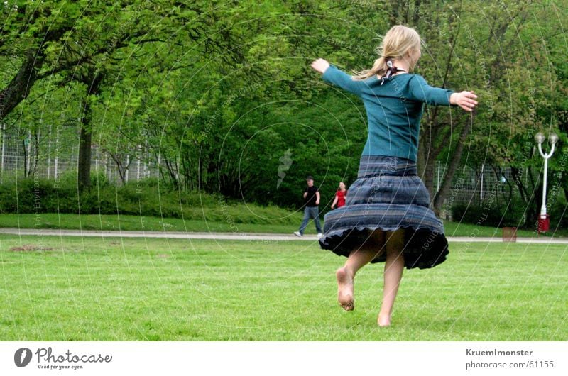 Pure joie de vivre Girl Green Joie de vivre (Vitality) Rotation Happiness Park Meadow Summer Movement Free Happy gruga