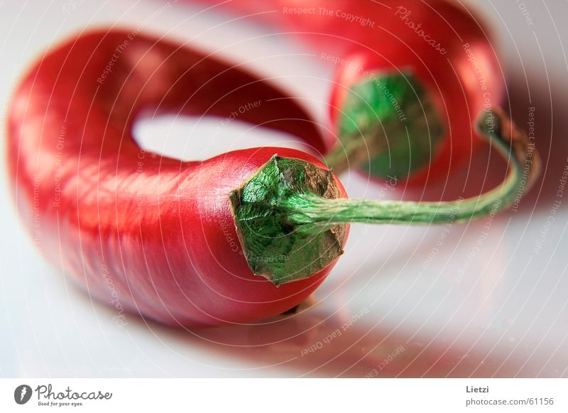 Sharp curves a la Peperoni Chili Red Green Husk