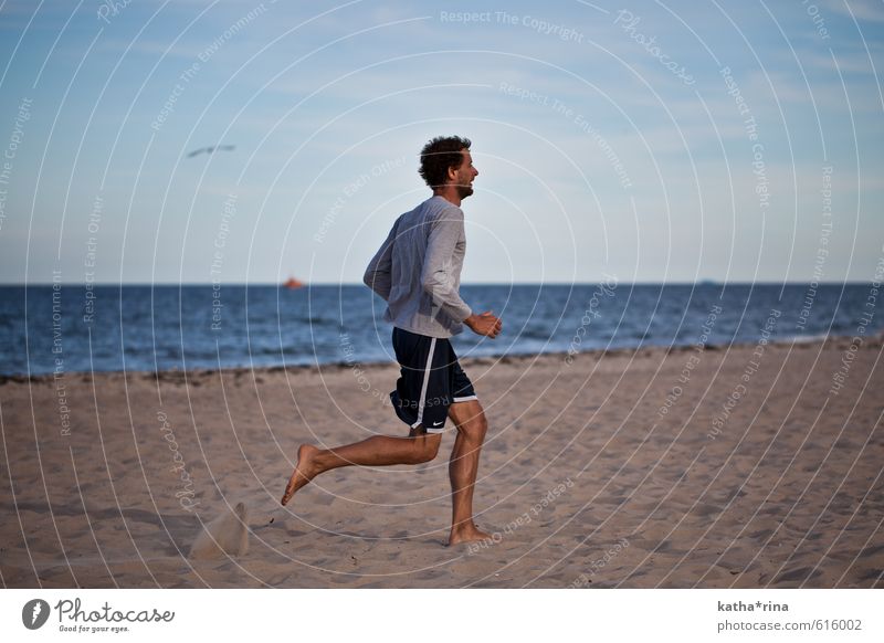 run! Athletic Fitness Summer Summer vacation Beach Ocean Sports Jogging Running Masculine Young man Youth (Young adults) 1 Human being 18 - 30 years Adults
