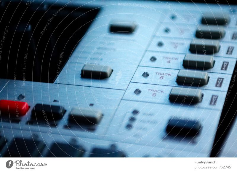 monomachine in monitor light Synthesizer Disc jockey Electronic Music Workshop Minimal synth electro sequencer Tone Sound Technology Tracks