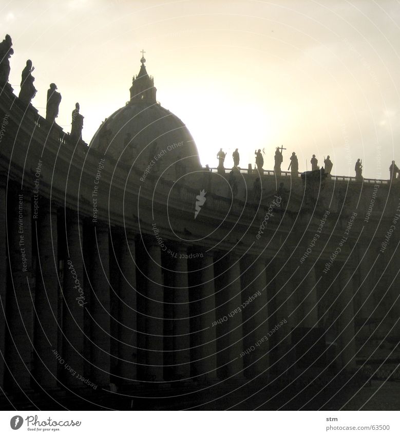 St. Peter's Basilica backlit St. Peter's Cathedral Rome Light Domed roof Sun Rain