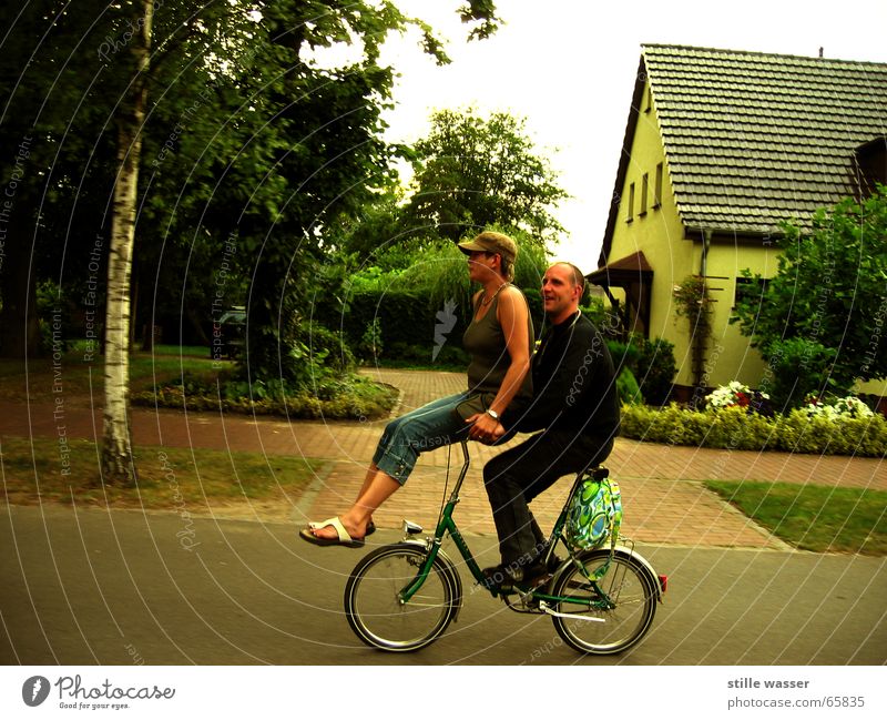 TWO-WHEELER Human being Bicycle Folding bicycle Man Woman Joy piggyback front loader Street