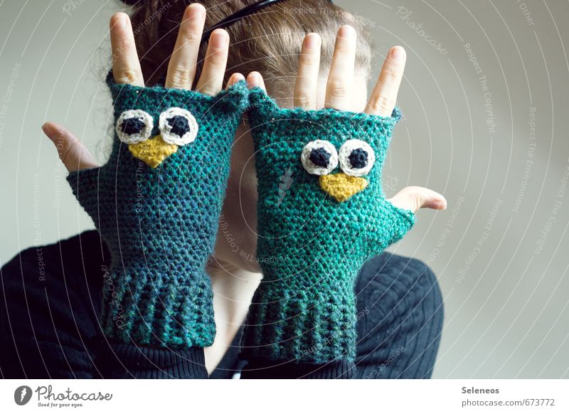 warm hands for construction fence :) Human being Feminine Arm Hand Fingers 1 Fashion Clothing Accessory Gloves Animal Owl birds Freeze Warmth Crocheted