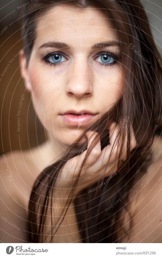 raw III Feminine Young woman Youth (Young adults) Face 1 Human being 18 - 30 years Adults Brunette Long-haired Beautiful Colour photo Interior shot Day