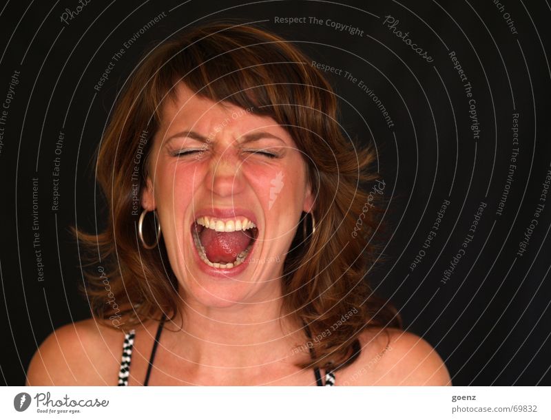 cry Woman Portrait photograph Scream Frustration Anger Aggression Romp Crash Pain Liberate