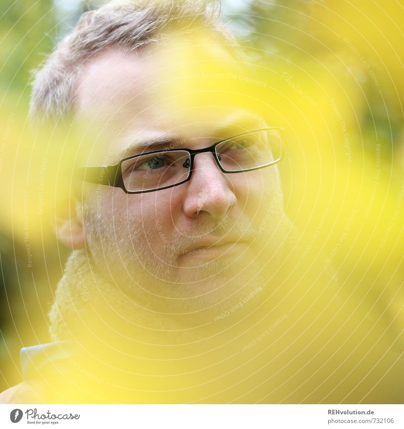 Yellow is not in demand here at the moment! Masculine Young man Youth (Young adults) Head 18 - 30 years Adults Nature Far-off places Eyeglasses Blur Autumn