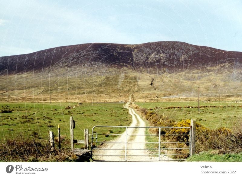 Irish vastness Green Hill Fold Mountain Ireland Lanes & trails Pasture Island