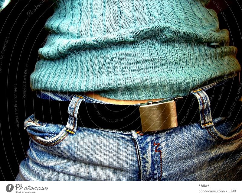 turquoise Belt Turquoise Sweater Black Pants Cloth Leather Buckle Knitted Physics Soft Woman Feminine Dark Jeans Blue Stomach garment Warmth taillie Detail