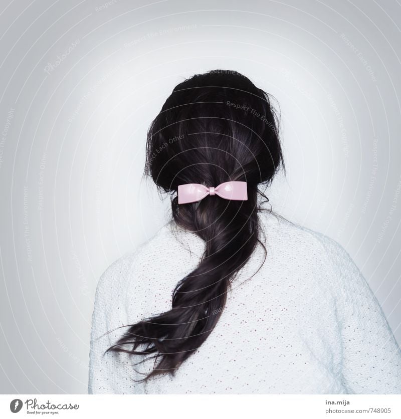 dark long hair with pink bow Human being Young woman Youth (Young adults) Woman Adults Hair and hairstyles 1 13 - 18 years Child 18 - 30 years 30 - 45 years