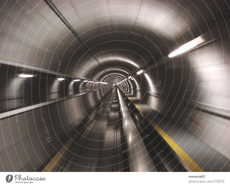 tunel Light Speed Stripe Infinity Eternity Zurich Airport