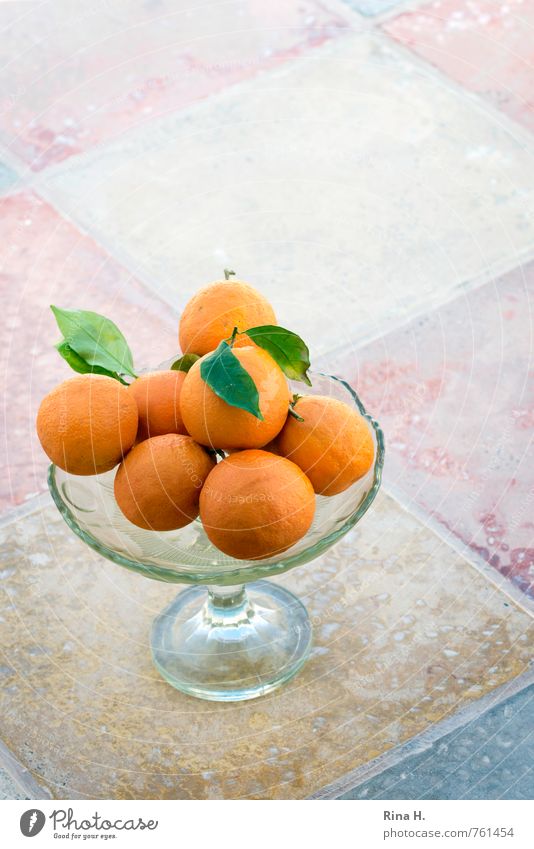 AppelSines Fruit Orange Vegetarian diet Bowl Fresh Healthy Sweet Fruit bowl Glass bowl Tile Colour photo Exterior shot Deserted Copy Space right Copy Space top