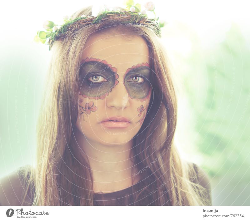young woman with face paint Human being Feminine Young woman Youth (Young adults) Woman Adults Face 1 18 - 30 years 30 - 45 years Environment Nature Plant