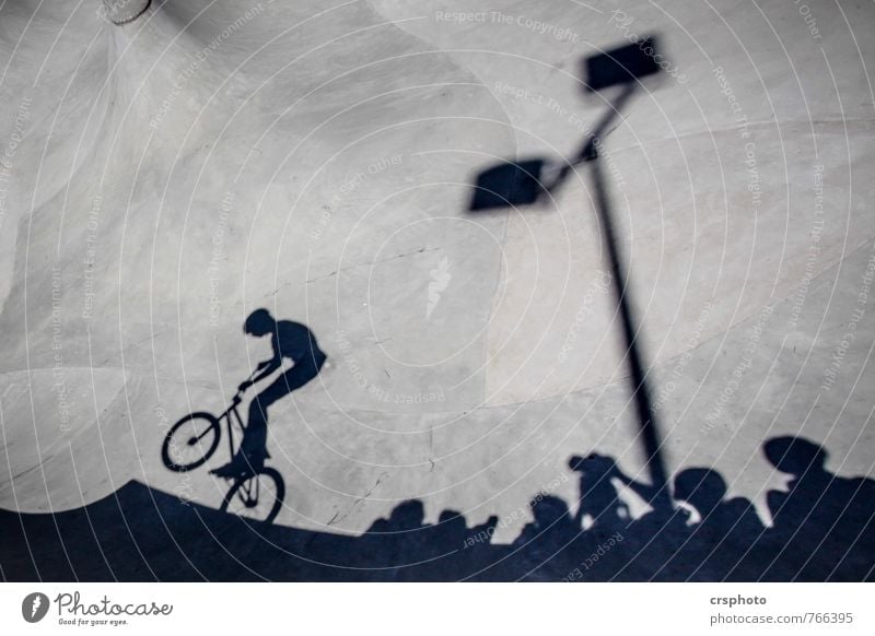 Shoot`em Leisure and hobbies biking Sportsperson Cycling Bicycle Halfpipe Child Human being Group Concrete Driving Jump Esthetic Shadow Sports ground Audience