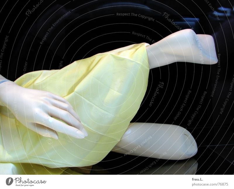 fallen Shop window Dress Yellow Hand Mannequin Reflection Decoration Sole of the foot Topple over Clothing Like Doll Feet Old Rotate Lie Wrinkles Legs