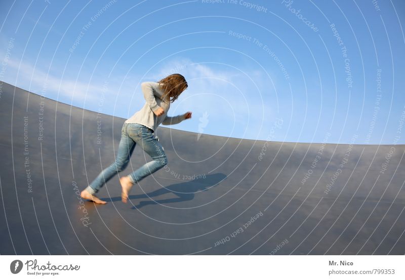 move Lifestyle Leisure and hobbies Halfpipe Feminine Girl 1 Human being Sky Summer Beautiful weather Manmade structures Wall (barrier) Wall (building) Jeans