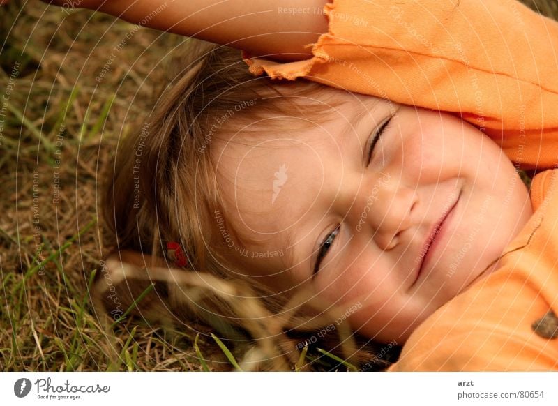 untroubled Girl Sweet Beautiful Small Child Portrait photograph Posture Toddler Friendliness Cute Light heartedness Recklessness Grinning Impish Joy Laughter