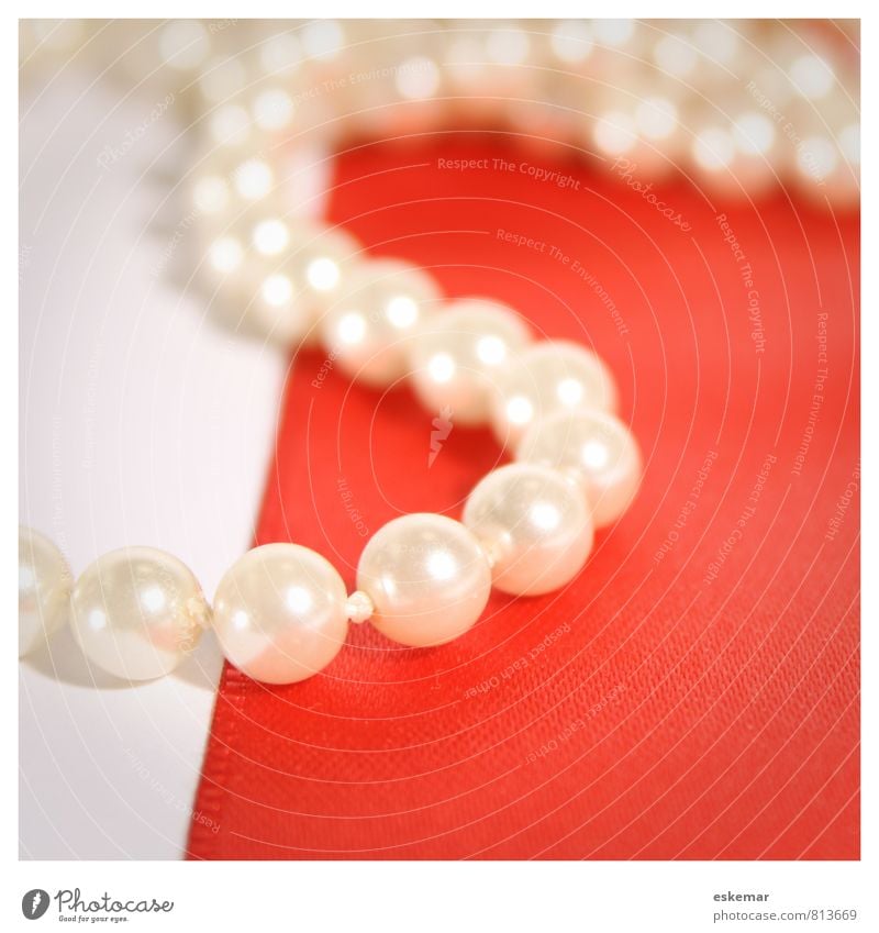 pearl necklace Luxury Accessory Jewellery Chain Necklace Pearl necklace Glittering Lie Esthetic Beautiful Red White Nostalgia Quality Square Frame edge framed