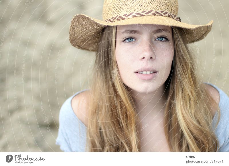 Nelly Beautiful Feminine 1 Human being Hat Blonde Long-haired Observe Looking Natural Curiosity Emotions Moody Sympathy Romance Watchfulness Life Relationship