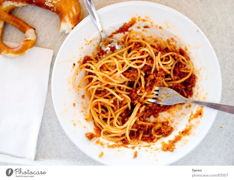 not pizza! Pretzel Calorie Bolognese Noodles Spaghetti Meat Sauce Italy Plate Nutrition Napkin Banquet Meal Midday Break Feed Muddled Delicious Set meal Round