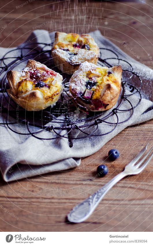 tart Food Dough Baked goods Cake Dessert Candy Nutrition To have a coffee Slow food Fork Delicious Sweet Muffin Tartlet Blueberry Confectioner`s sugar Napkin